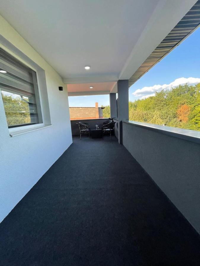 Ammirevole Ravne Apartments Visoko Buitenkant foto
