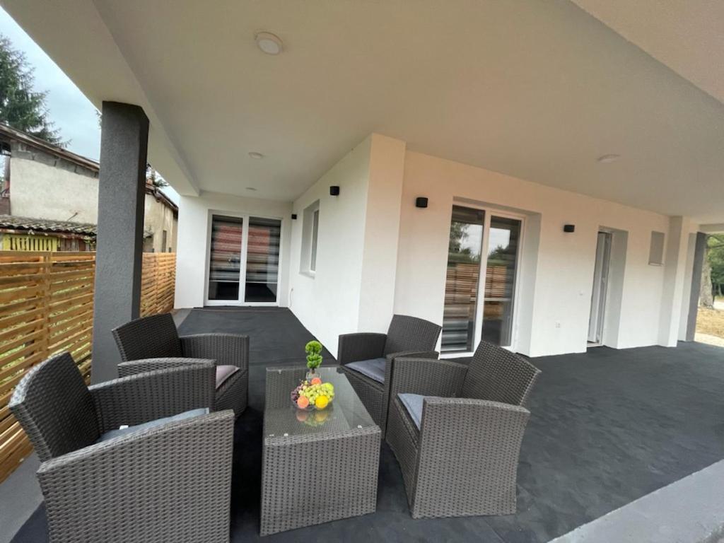 Ammirevole Ravne Apartments Visoko Buitenkant foto