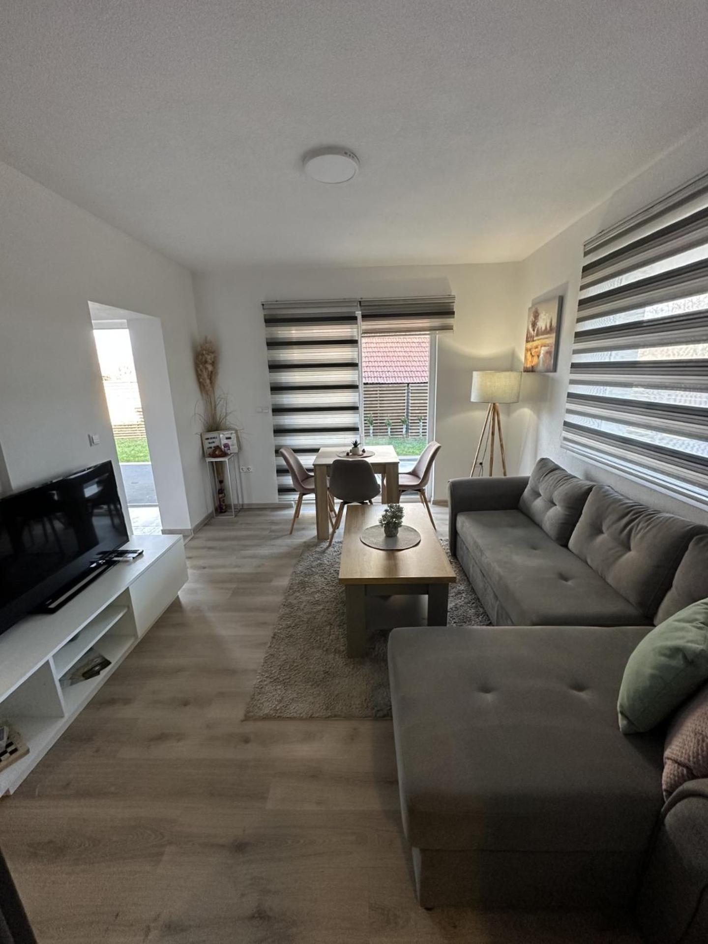 Ammirevole Ravne Apartments Visoko Buitenkant foto